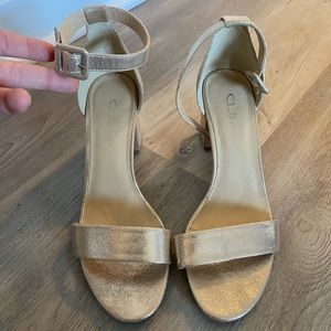 Gold simple heels